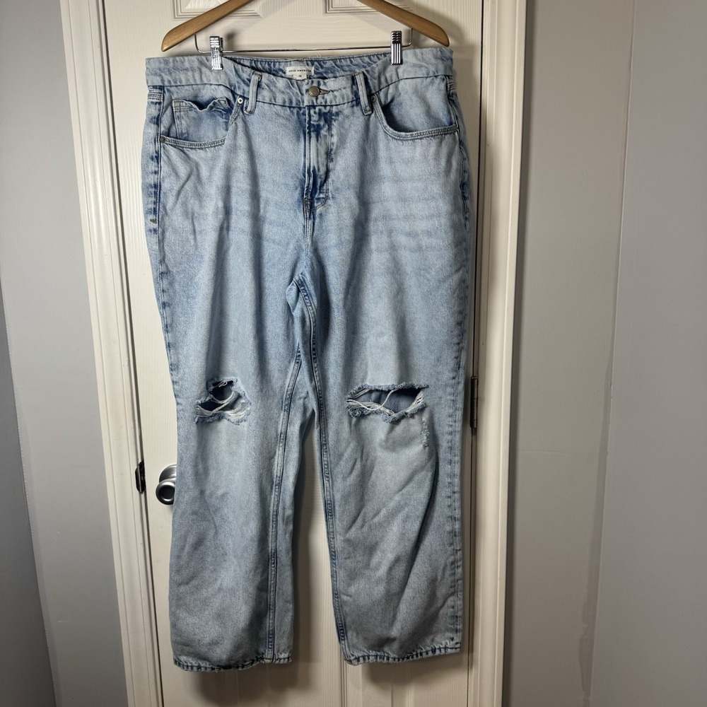 Good American Women's Straight Jeans Light Wash Distressed Denim 5-Pocket 16
